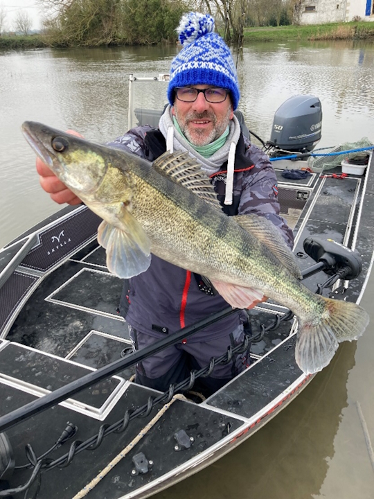 Moniteur guide de pêche sandre Nicolas Pouzet